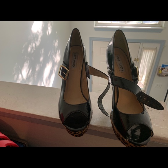 Heels - Picture 2 of 3